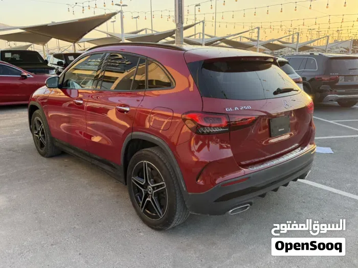 Mercedes-Benz Gla Class 2023 photo 3