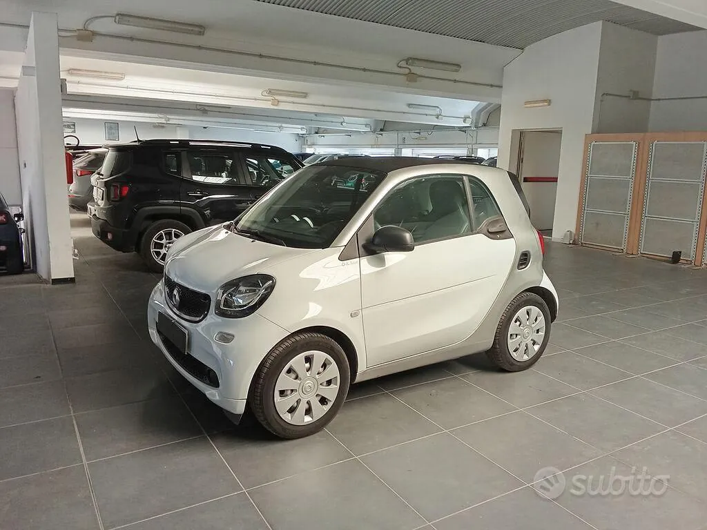 Smart Fortwo 2019 photo 2