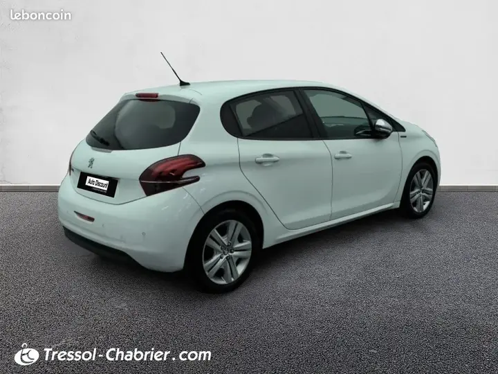 Peugeot 208 2019 photo 5