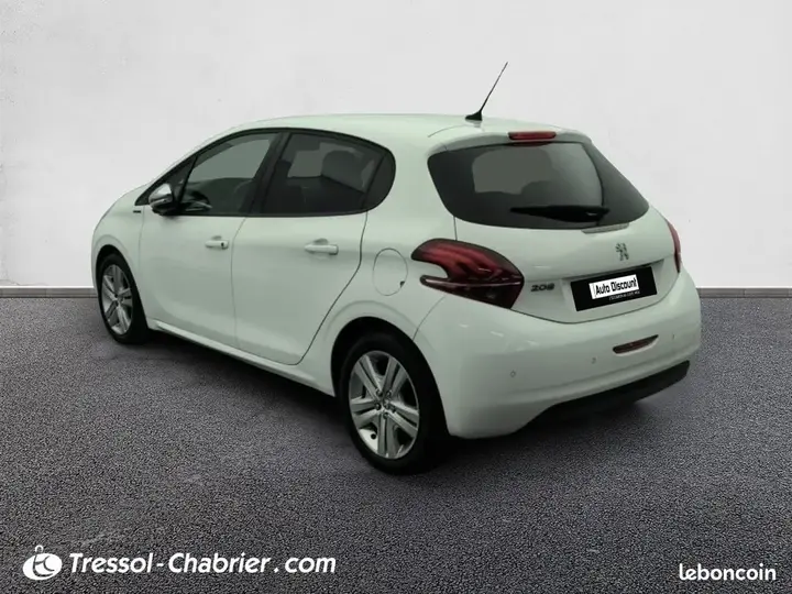 Peugeot 208 2019 photo 3
