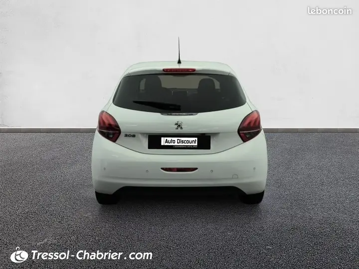 Peugeot 208 2019 photo 4