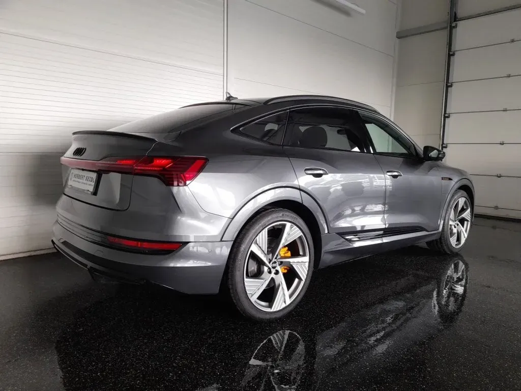 Audi E-Tron 2023 photo 2