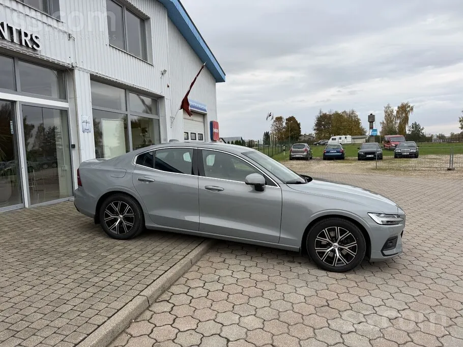 Volvo S60 2024 photo 3