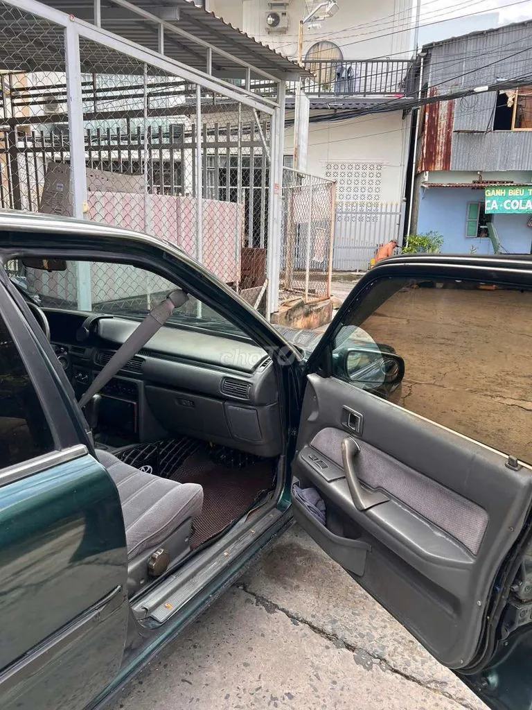 Toyota Camry 1989 photo 4