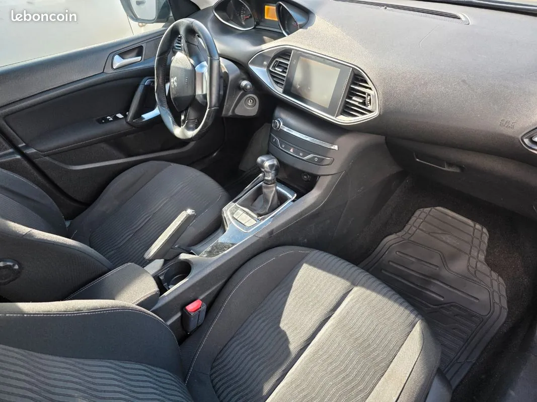 Peugeot 308 2016 photo 2