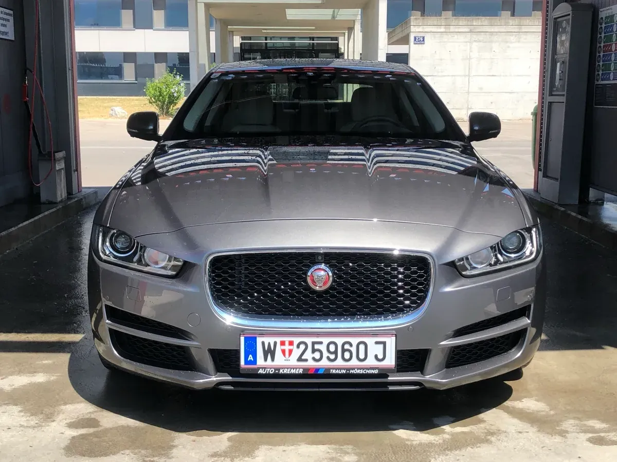 Jaguar Xe