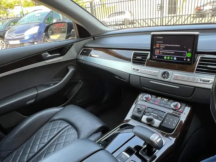 Audi A8 2015 photo 3