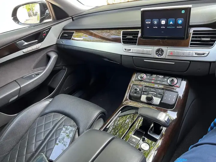 Audi A8 2015 photo 4