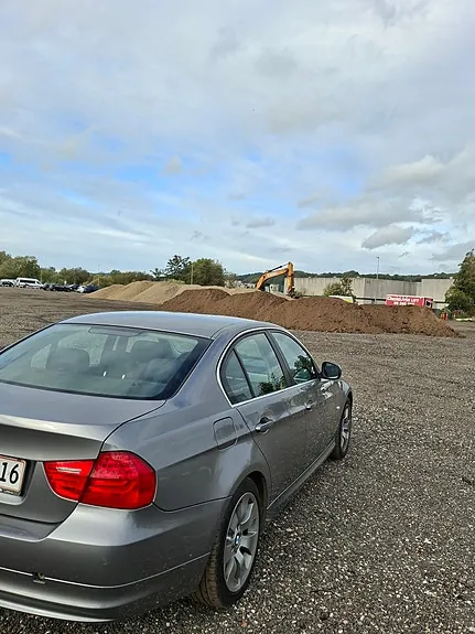 BMW 318D 2010 photo 4