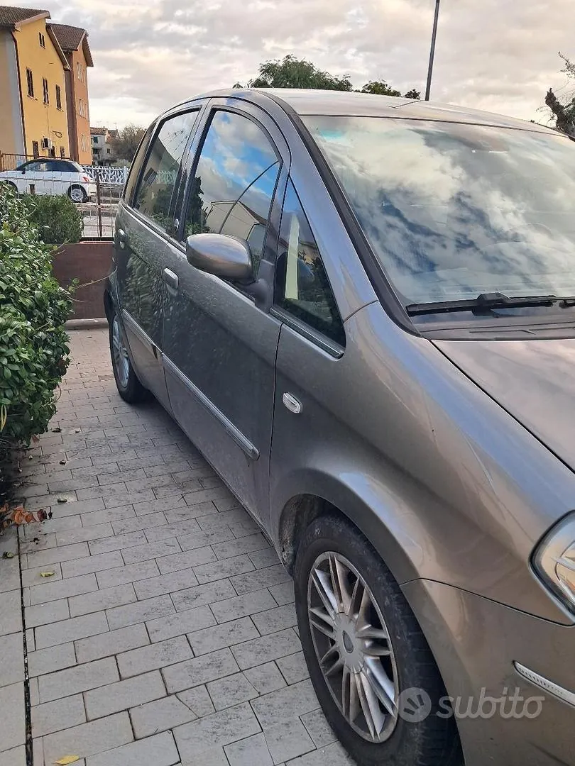 Lancia Musa 2009 photo 4