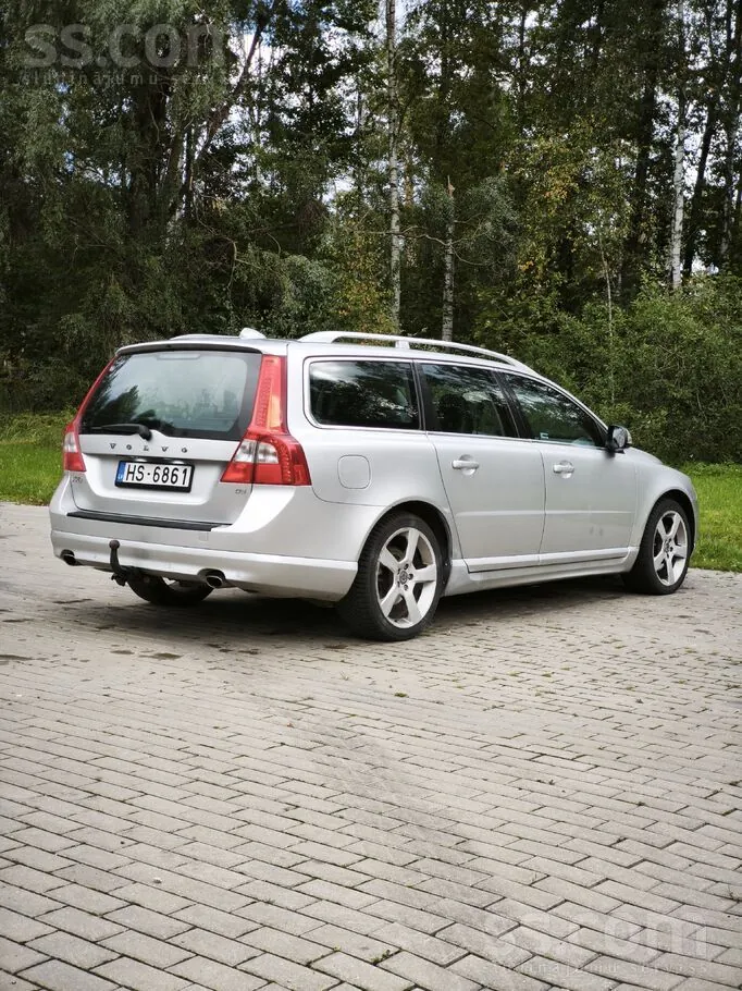 Volvo V70 2010 photo 5