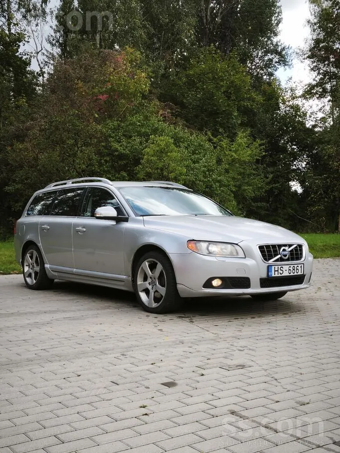 Volvo V70 2010 photo 3