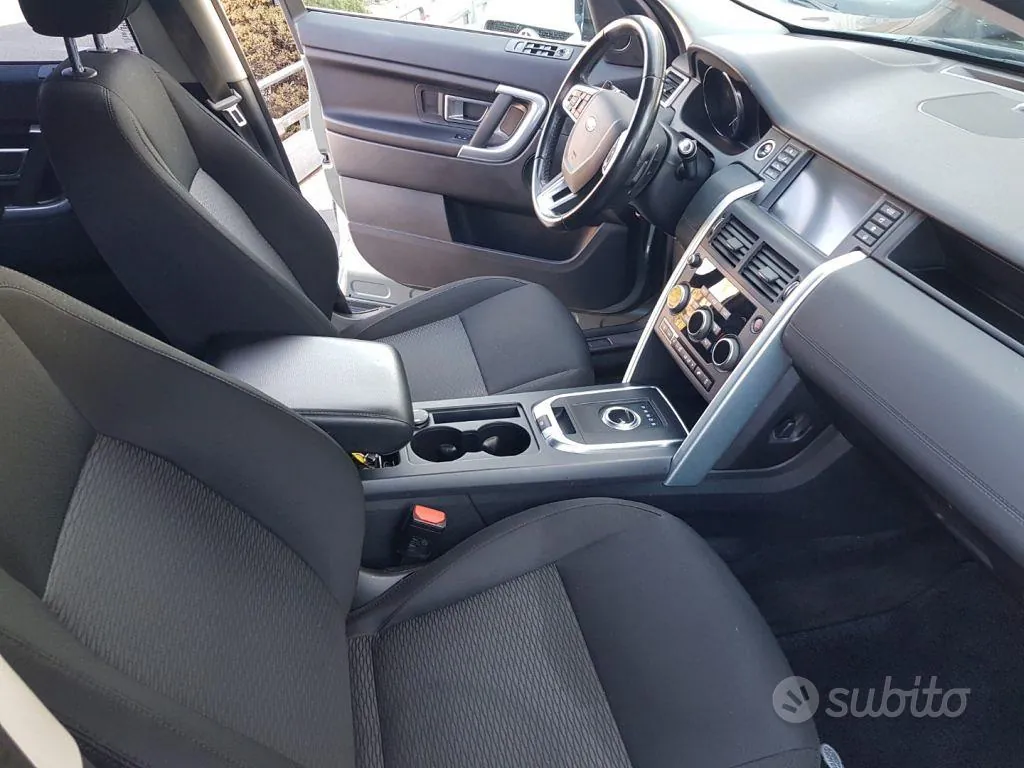Land Rover Discovery Sport 2019 photo 4