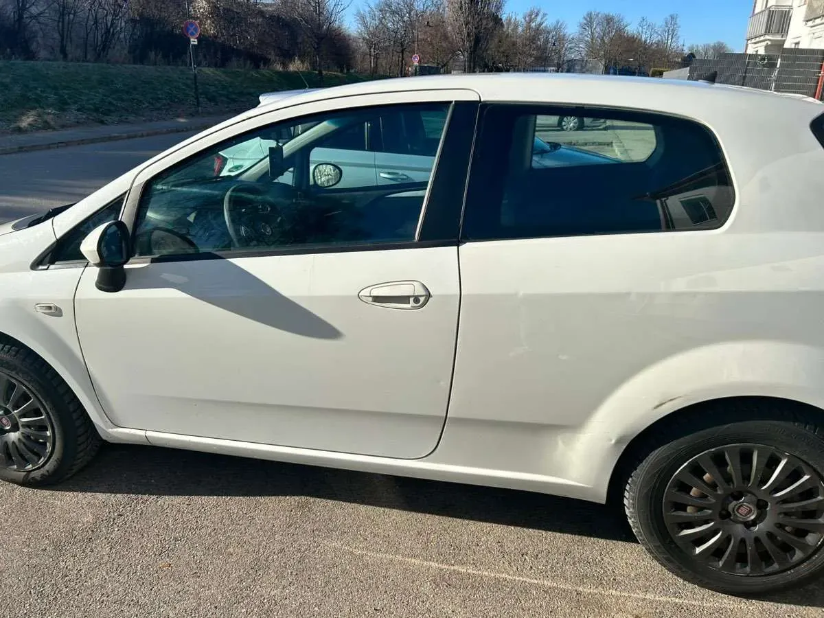 Fiat Punto 2012 photo 3