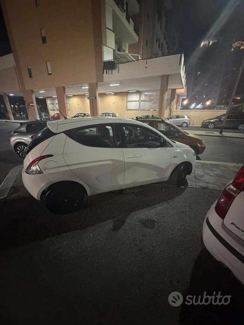 Lancia Ypsilon 2014 photo 5