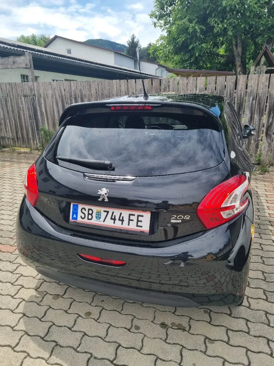 Peugeot 208 2013 photo 3