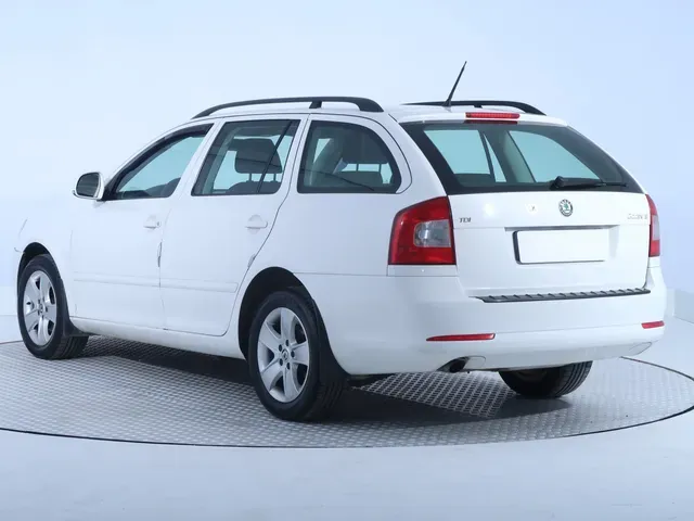 Skoda Octavia 2011 photo 3