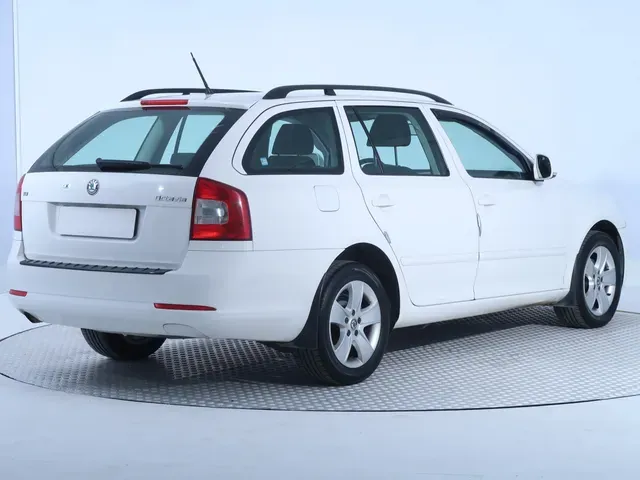 Skoda Octavia 2011 photo 4