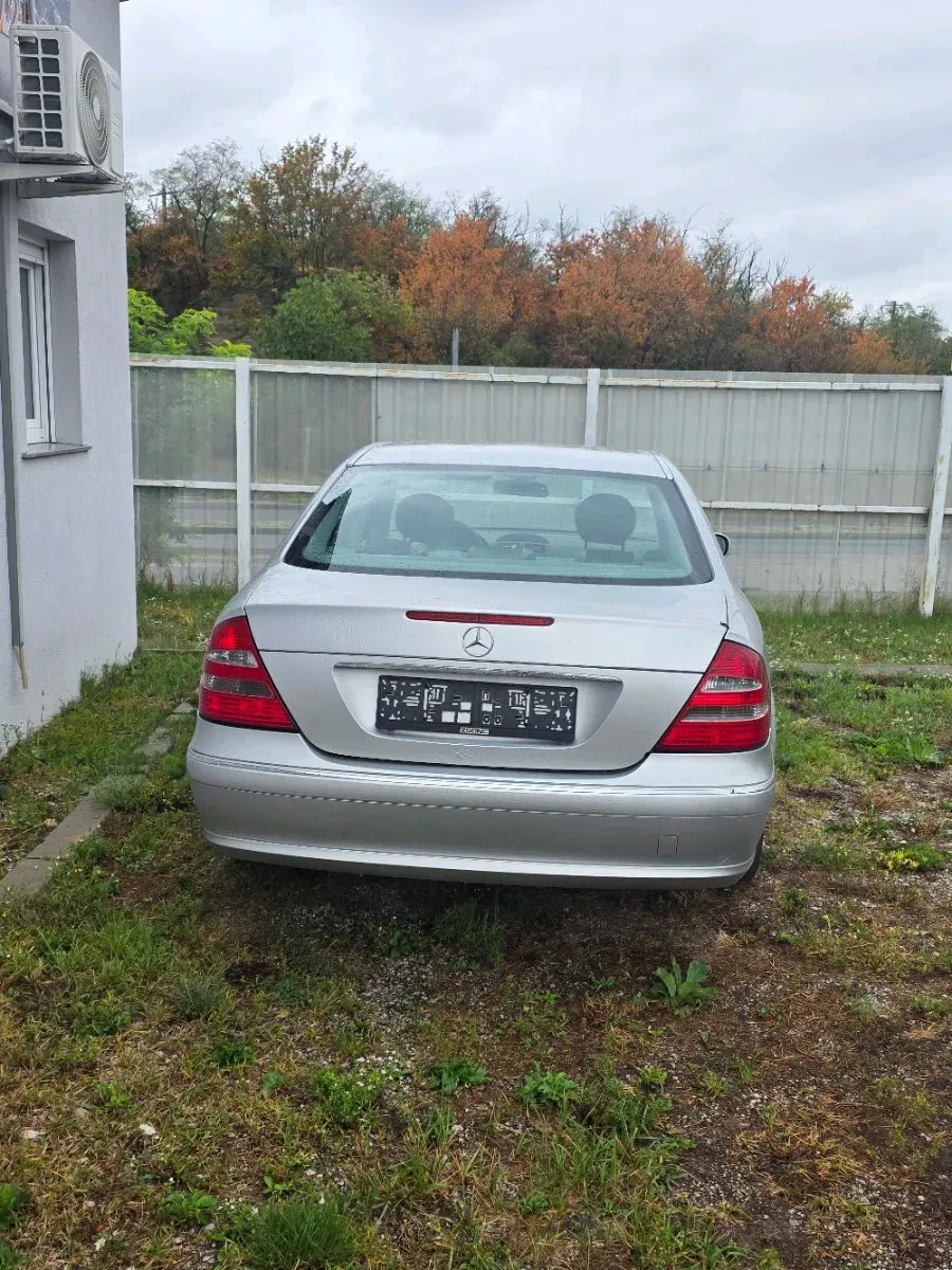 Mercedes-Benz Eklasse 2003 photo 3