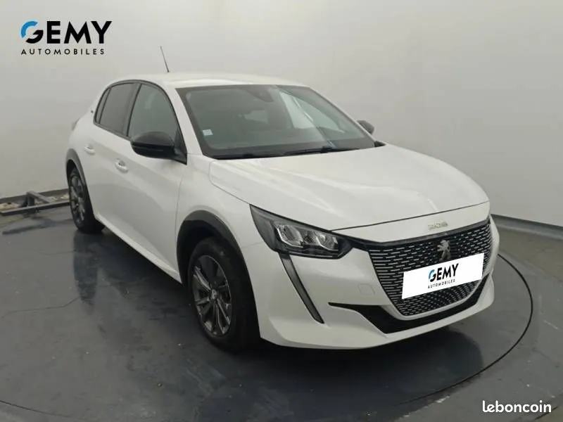 Peugeot 208 2022 photo 3