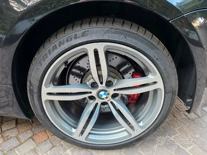 BMW M6 2005 photo 2