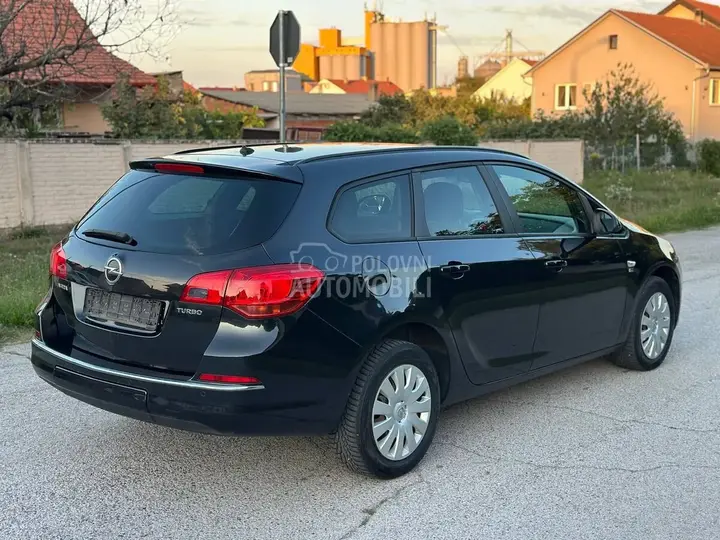 Opel Astra J 2012 photo 5