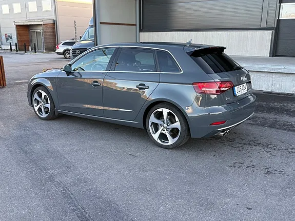 Audi A3 2018 photo 2