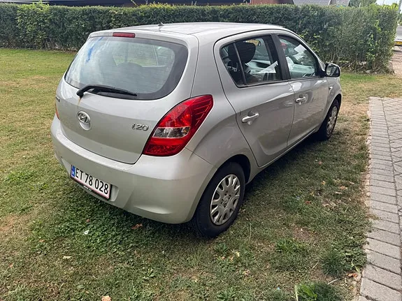 Hyundai I20 2010 photo 3