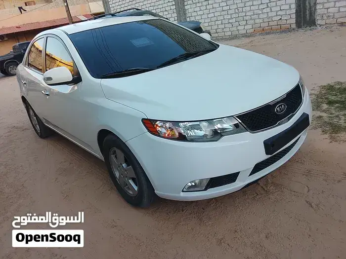 Kia Forte 2010 photo 2