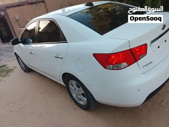 Kia Forte 2010 photo 3