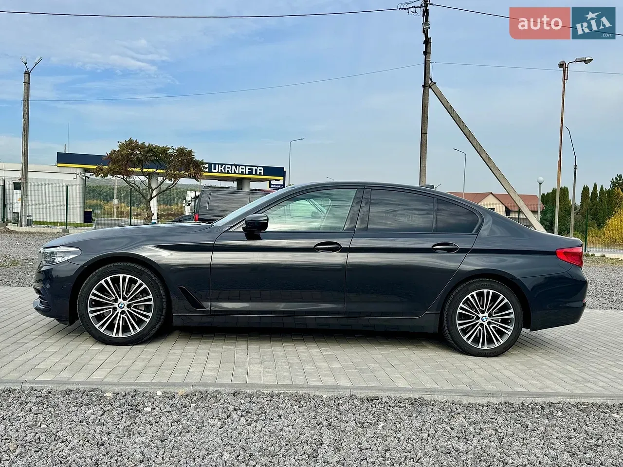 BMW 5 Series 2017 photo 3