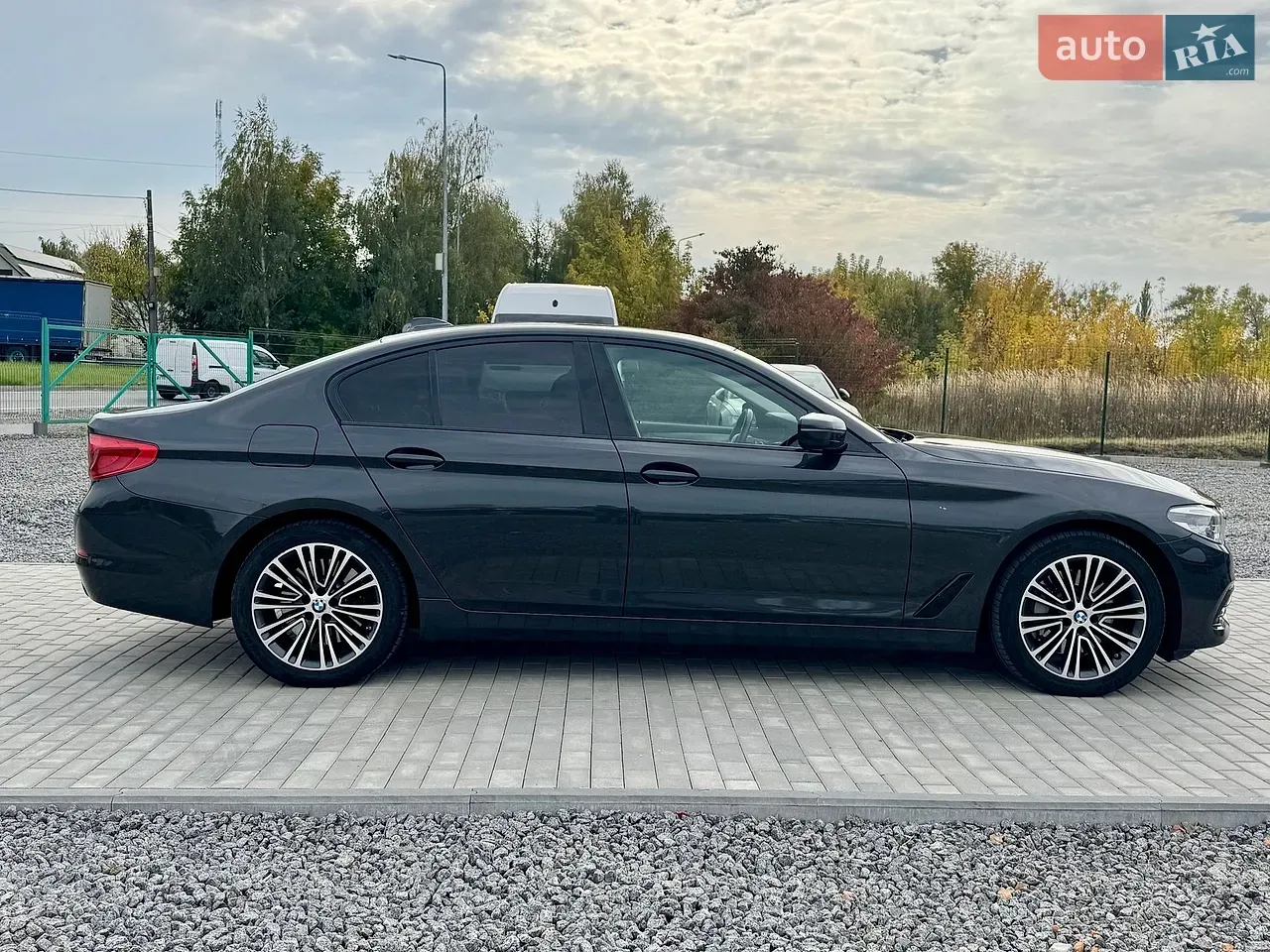BMW 5 Series 2017 photo 5