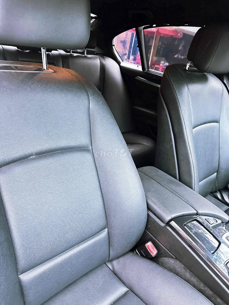 BMW 5 Series 2012 photo 4