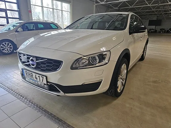 Volvo V60 Cross Country 2017 photo 2