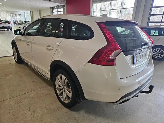 Volvo V60 Cross Country 2017 photo 3
