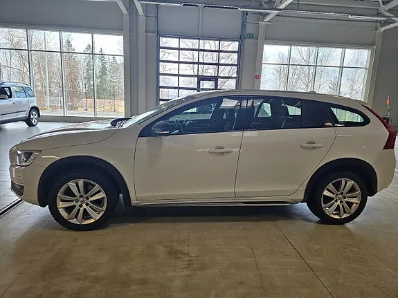Volvo V60 Cross Country 2017 photo 5