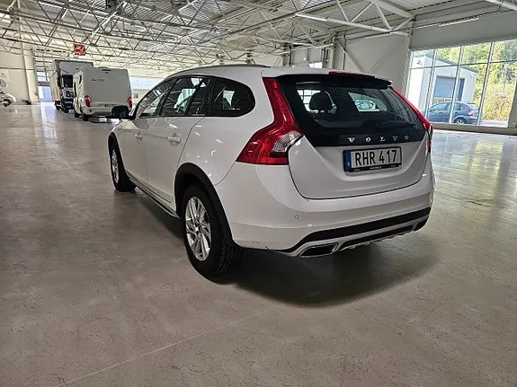 Volvo V60 Cross Country 2017 photo 4