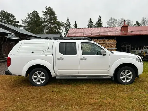 Nissan Navara 2014 photo 2
