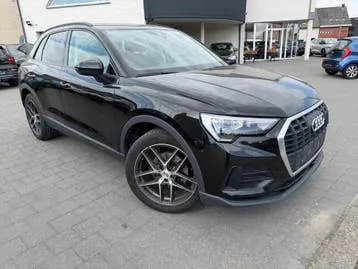 Audi Q3 2022 photo 2