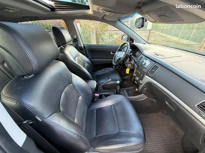 KG Mobility Korando 2011 photo 4