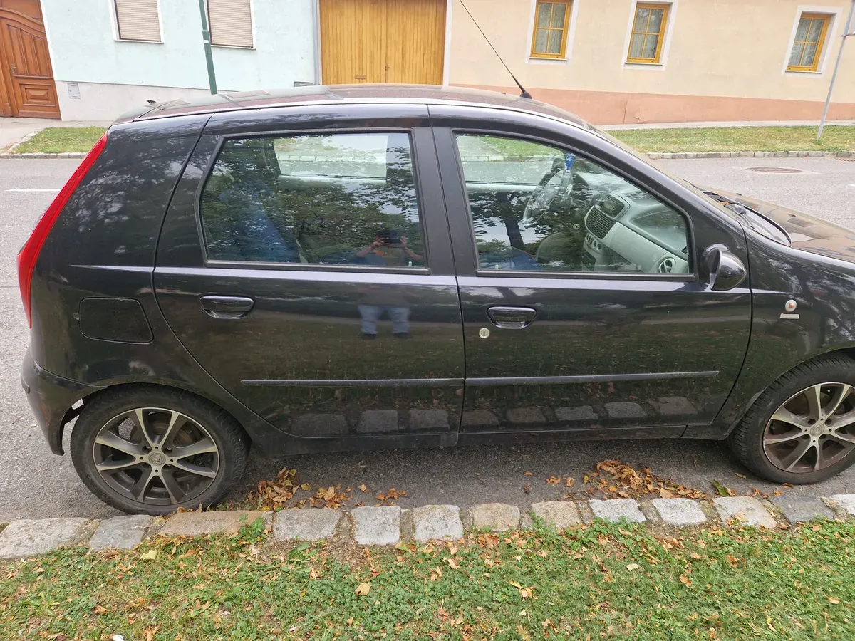 Fiat Punto 2002 photo 2