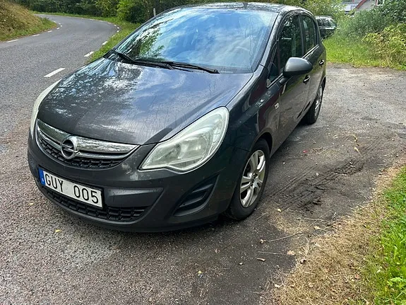 Opel Corsa 2011 photo 2