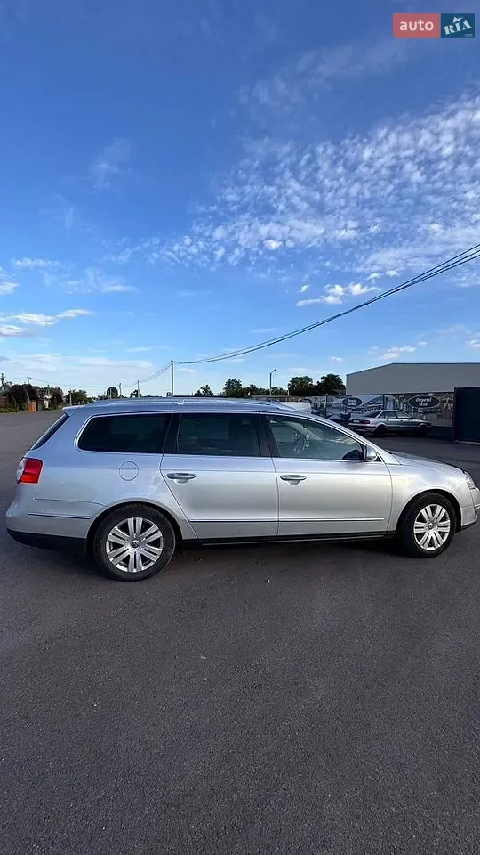 Volkswagen Passat 2010 photo 4