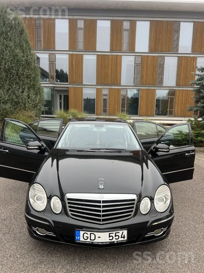 Mercedes-Benz E300 2009 photo 5