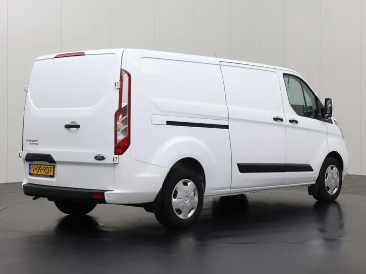 Ford Transit Custom 2023 photo 2