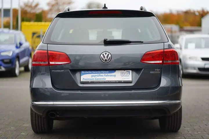 Volkswagen Passat Variant 2011 photo 3