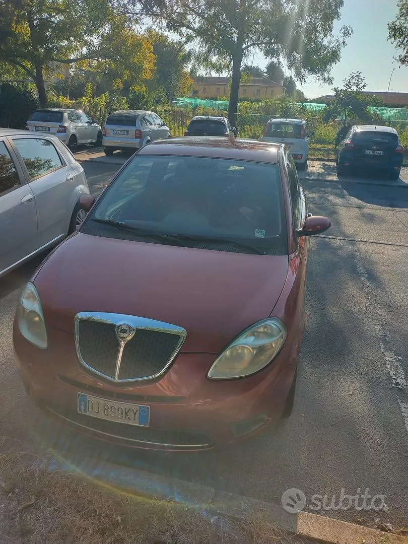 Lancia Ypsilon