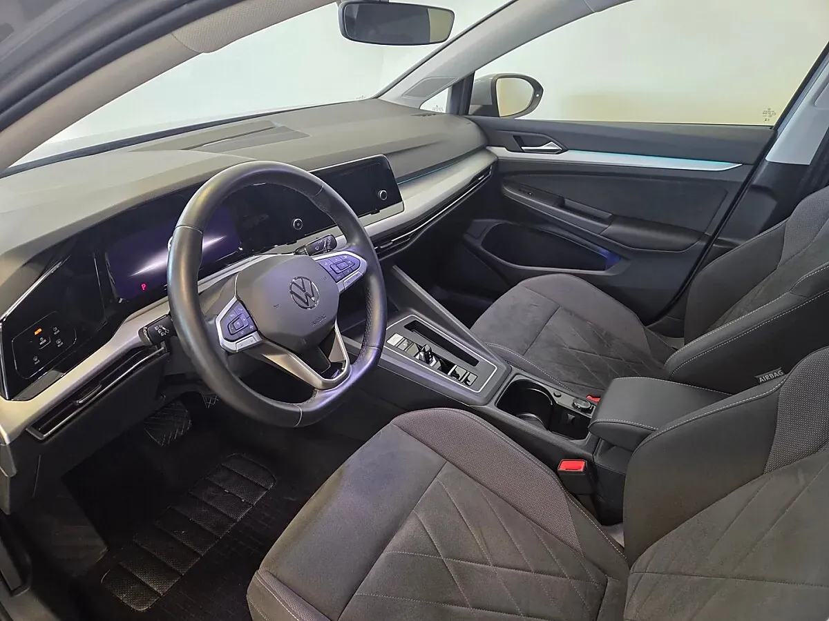 Volkswagen Golf 2024 photo 2