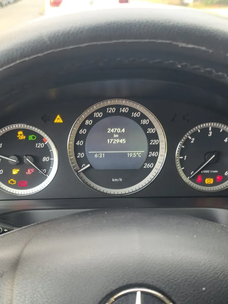 Mercedes-Benz C-Class 2010 photo 3