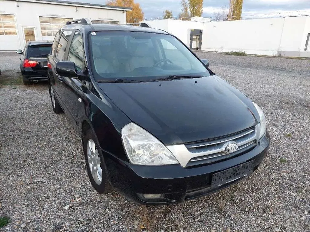 Kia Carnival 2008 photo 2